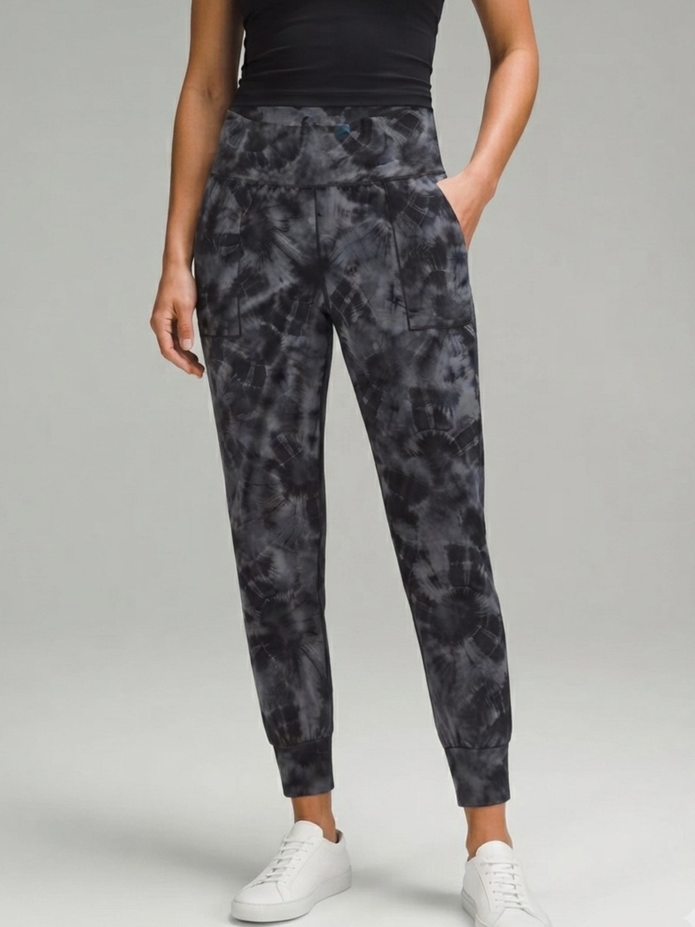 Athleta Salutation Printed Jogger Pants Black Gray Tie Dye Medium M